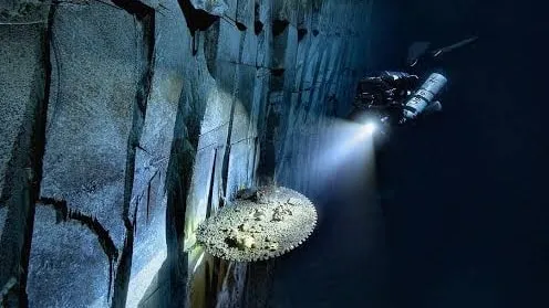 Bergwerktauchen im Schiefer